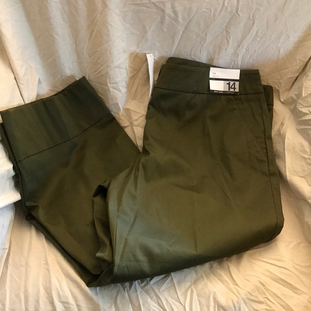 🐝NY&Company Capri pants🐝